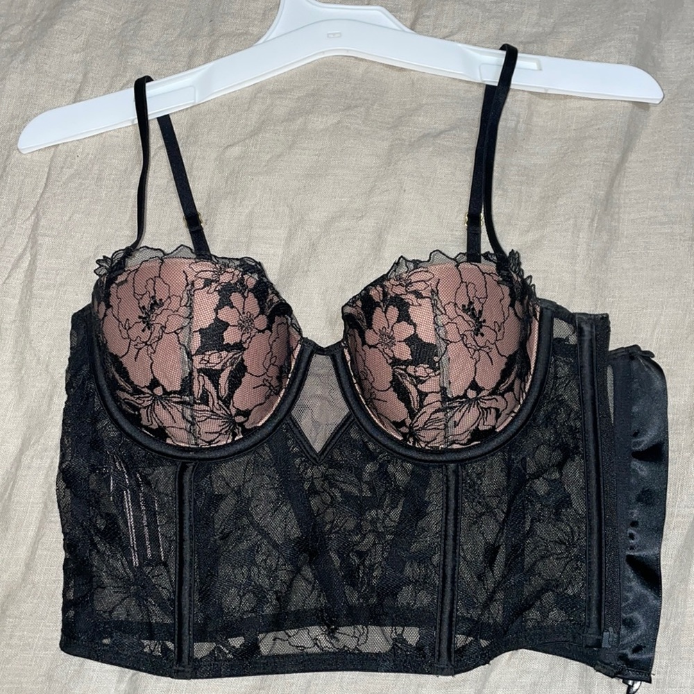 Victoria secret corset top size 34B with zipper side